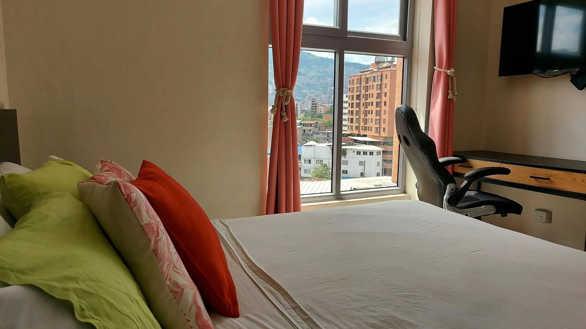 All Inclusive Suites Medellín 0*,  Colombia